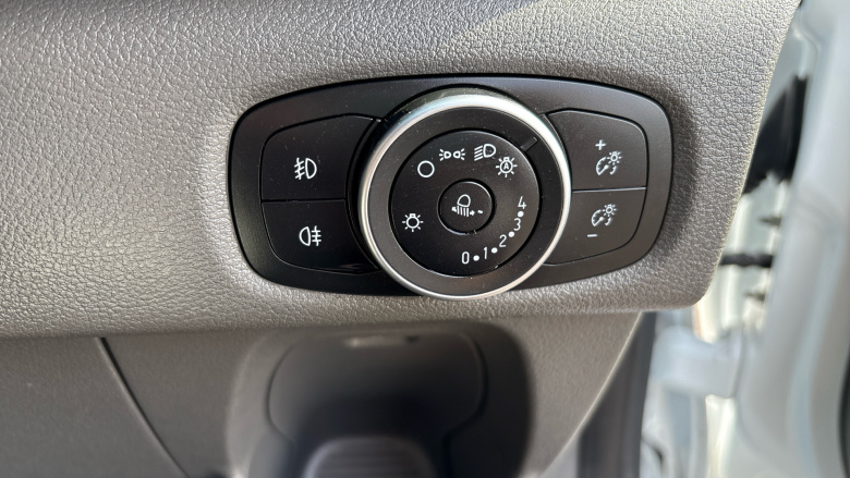 Ford Transit Custom 300 L1 Diesel Fwd 2.0 EcoBlue 130ps Low Roof Limited Van